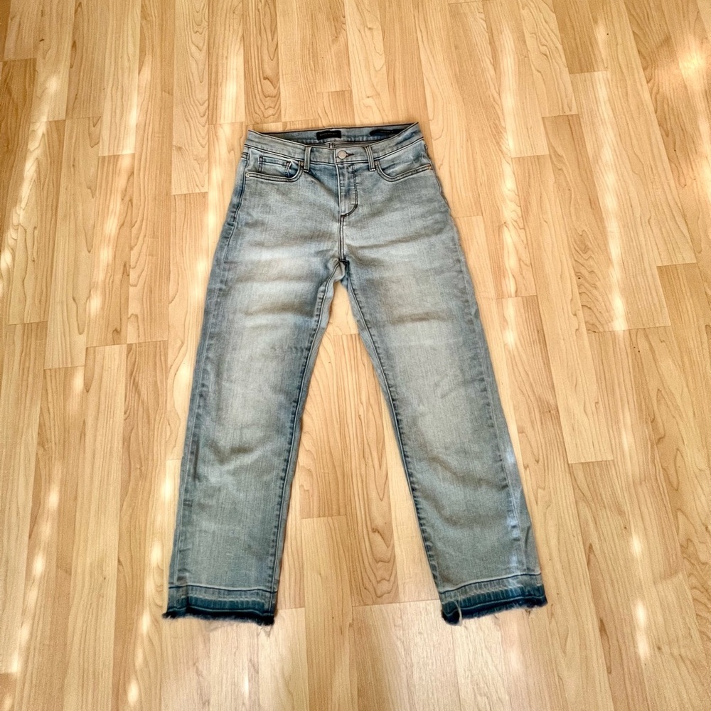 Banana Republic girlfriend jeans
 Excellent condition, no stain or tear